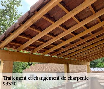 Traitement et changement de charpente  93370